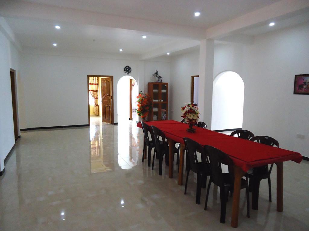 Hotel Glee Trincomalee Exterior photo